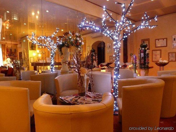Hotel Foch Лион Ресторан фото