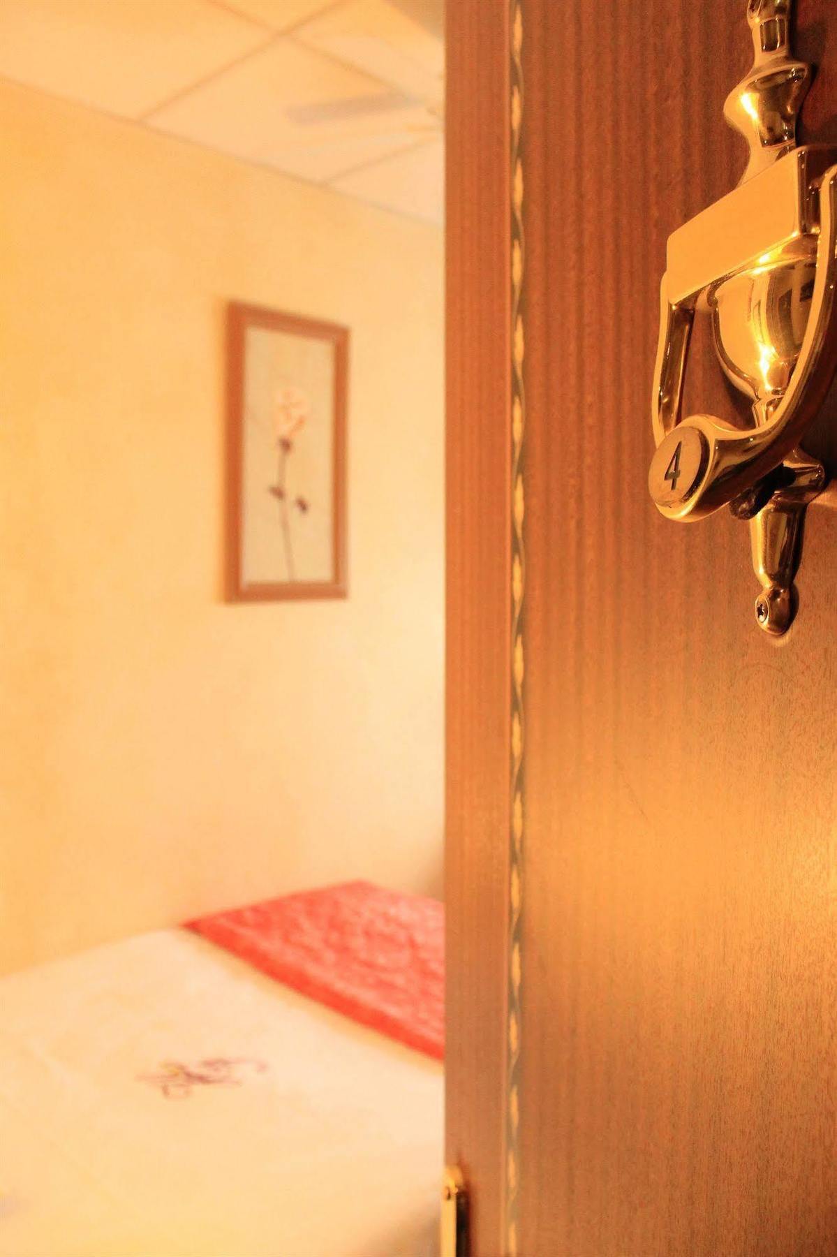 Hotel Foch Лион Экстерьер фото